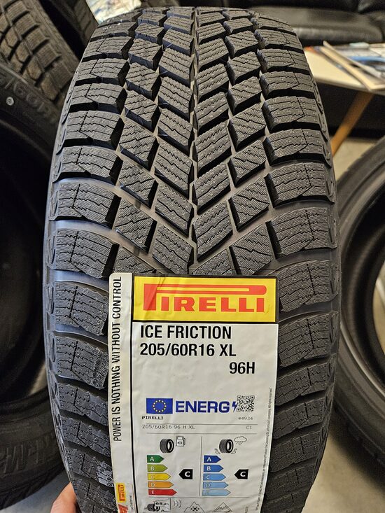 205/60R16 Pirelli Ice Friction 