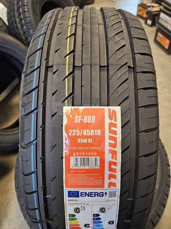 225/45R18 Sunfull SF888