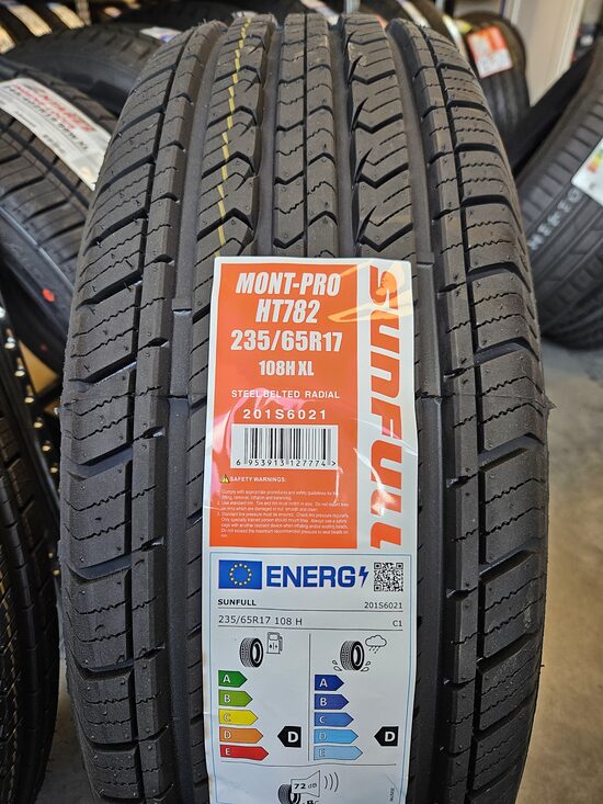 235/65R17 Sunfull HT782