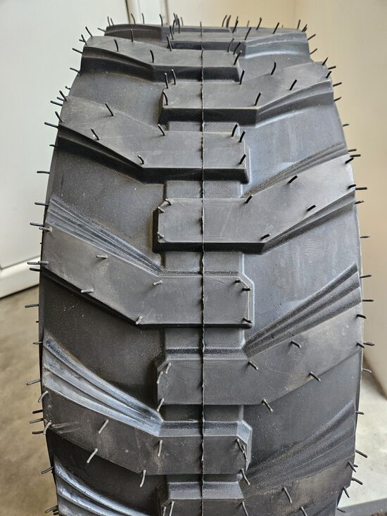 10-16.5 Bobcat riepas Speedways Streetking 