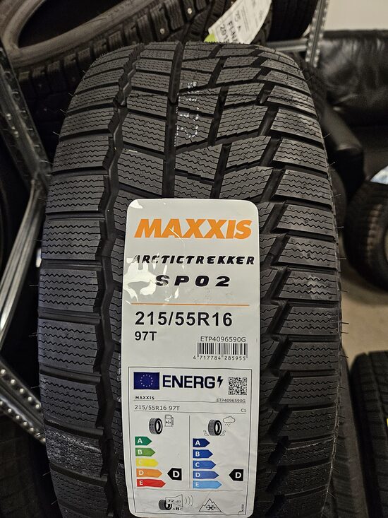 215/55R16 Maxxis Arctic Trekker