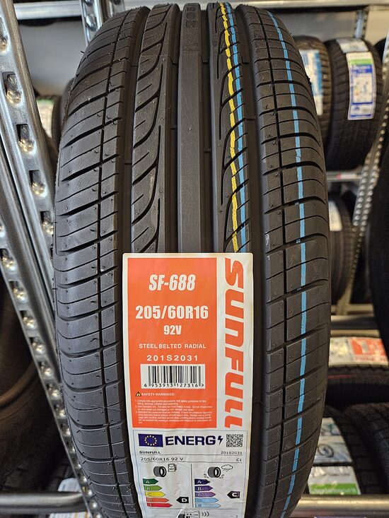 205/60R16 Sunfull SF688