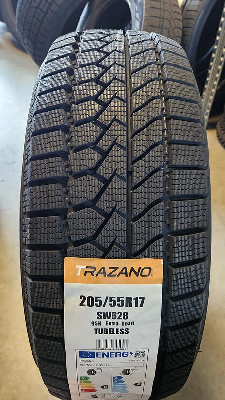 205/55R17 Trazano SW628