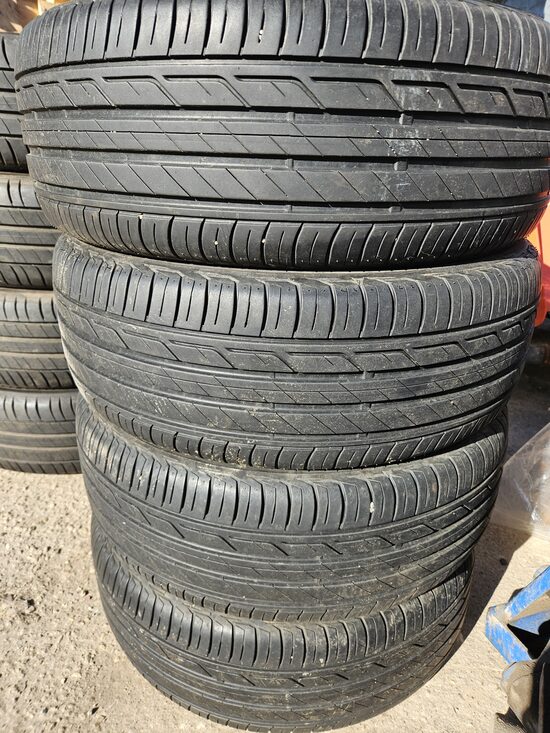 215/60R16 Bridgestone Turanza T001