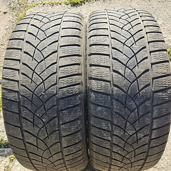 235/50R19 Goodyear UltraGrip