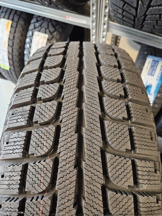 225/60R17 Antares Grip20
