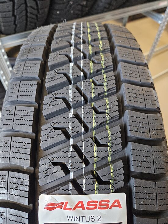 205/65R16C Lassa Wintus2