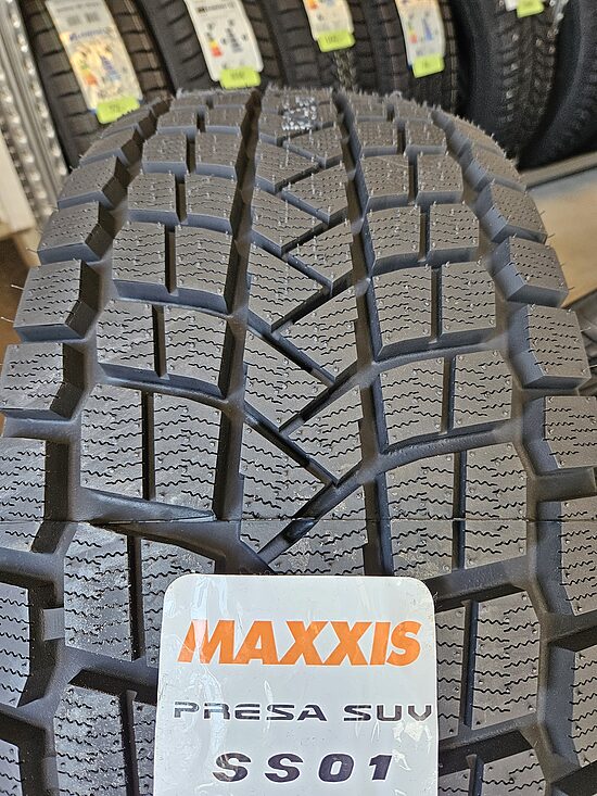 265/65R17 Maxxis Presa SUV 