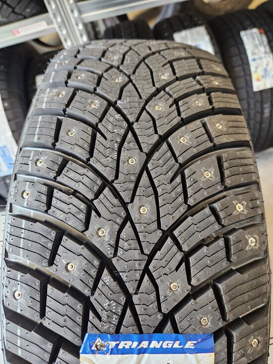 205/55R16 Triangle TI501 ar šipiem